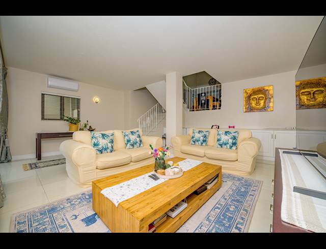 3 BEDROOM TOWNHOUSE FOR SALE IN COWIES HILL